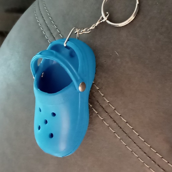 Croc blue keychain - Picture 2 of 3